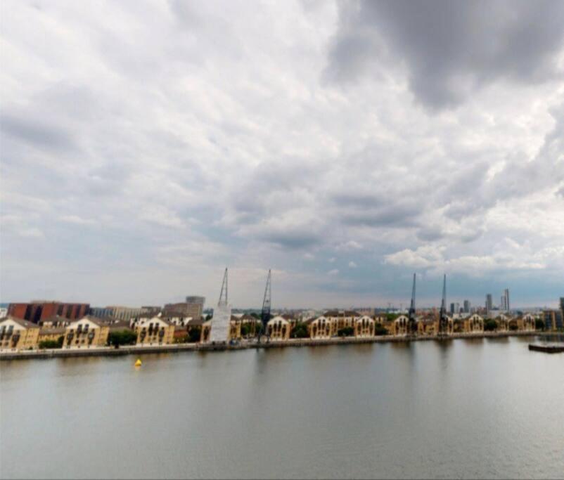 Lovely Waterfront Flat Canary Wharf Excel Centre Apartment London Ngoại thất bức ảnh