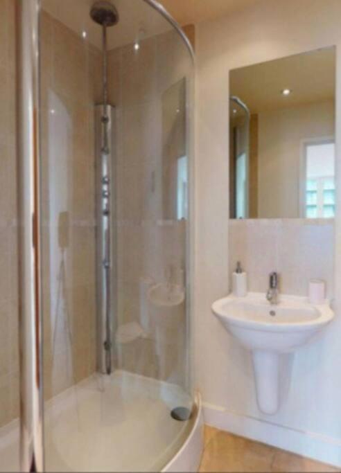 Lovely Waterfront Flat Canary Wharf Excel Centre Apartment London Ngoại thất bức ảnh